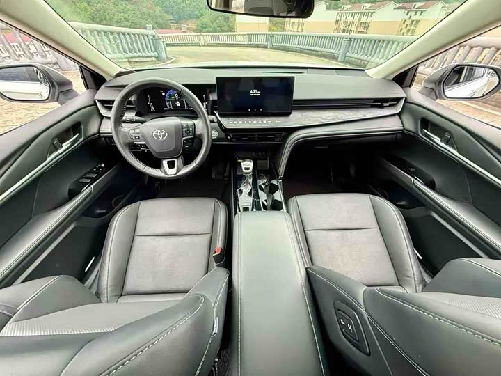 Фото 7 - Toyota Camry