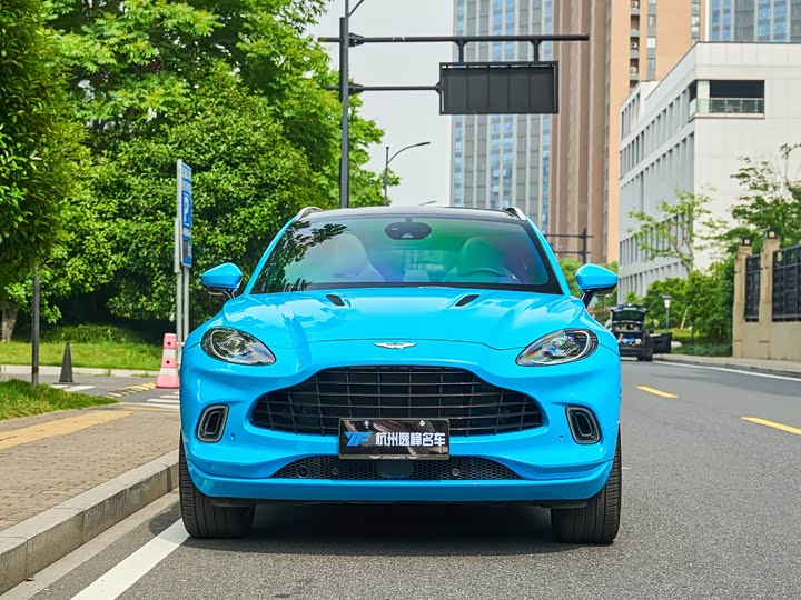 Фото 2 - Aston Martin DBX