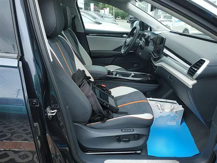 Фото 25 - Volkswagen ID.6 Crozz