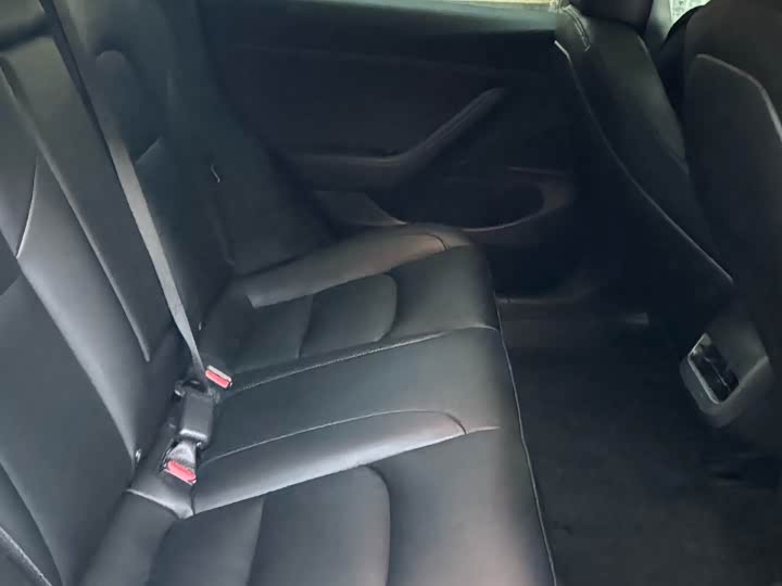 Фото 18 - Tesla Model 3