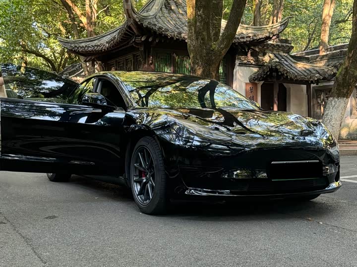 Фото 5 - Tesla Model 3