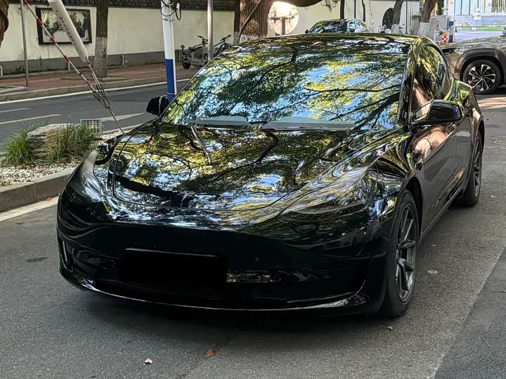 Фото 6 - Tesla Model 3