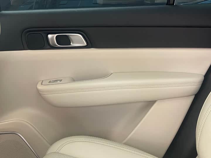 Фото 12 - LiXiang One