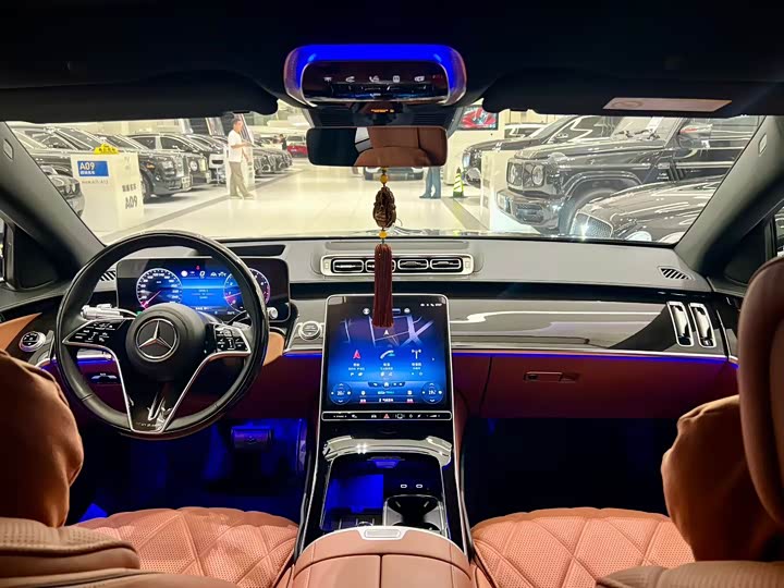 Фото 4 - Mercedes-Benz Maybach S-Class