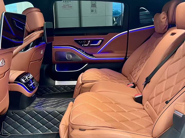 Фото 5 - Mercedes-Benz Maybach S-Class