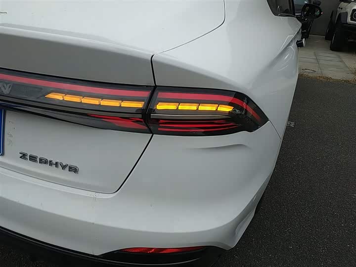 Фото 8 - Lincoln Z (Zephyr)