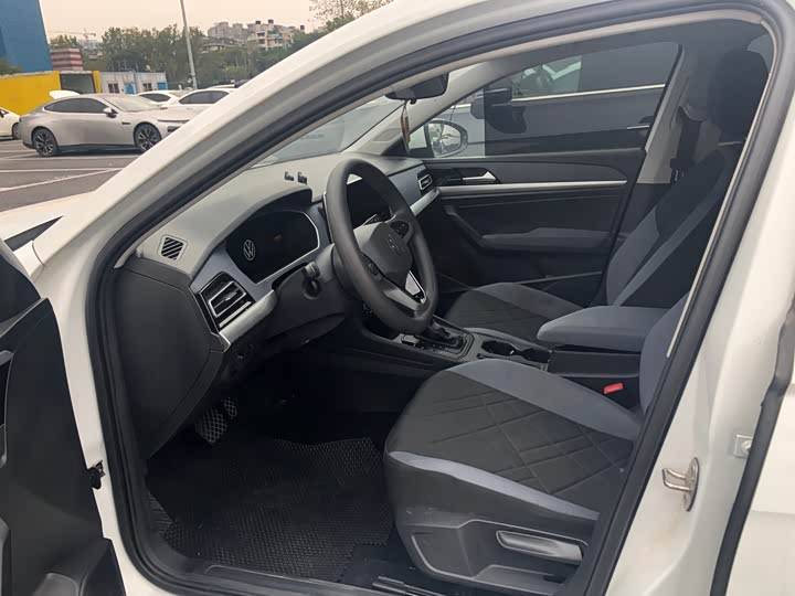 Фото 2 - Volkswagen Lavida