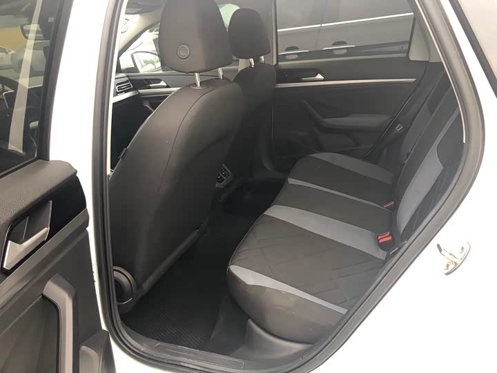 Фото 3 - Volkswagen Lavida