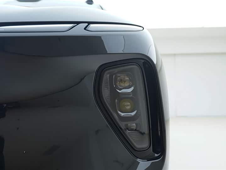 Фото 13 - Nio EC6