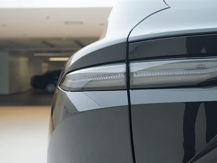 Фото 15 - Nio EC6