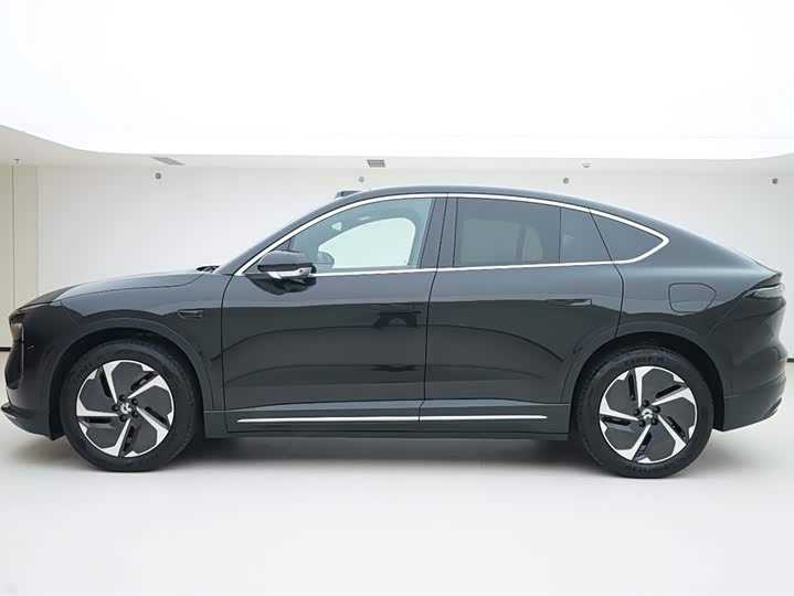 Фото 3 - Nio EC6