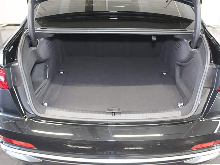 Фото 7 - Audi A6L