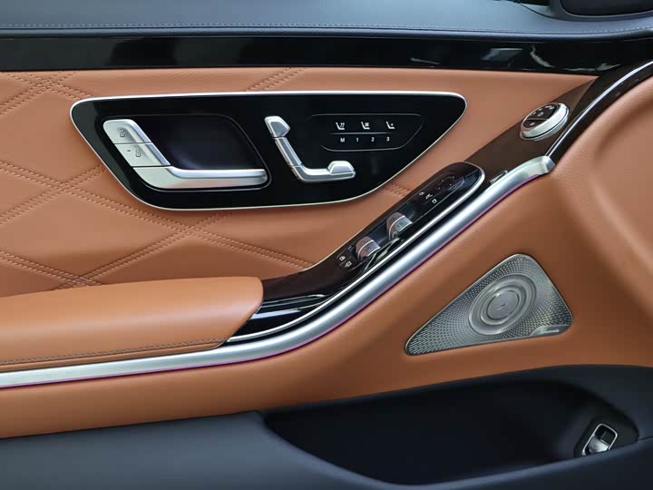 Фото 12 - Mercedes-Benz Maybach S-Class