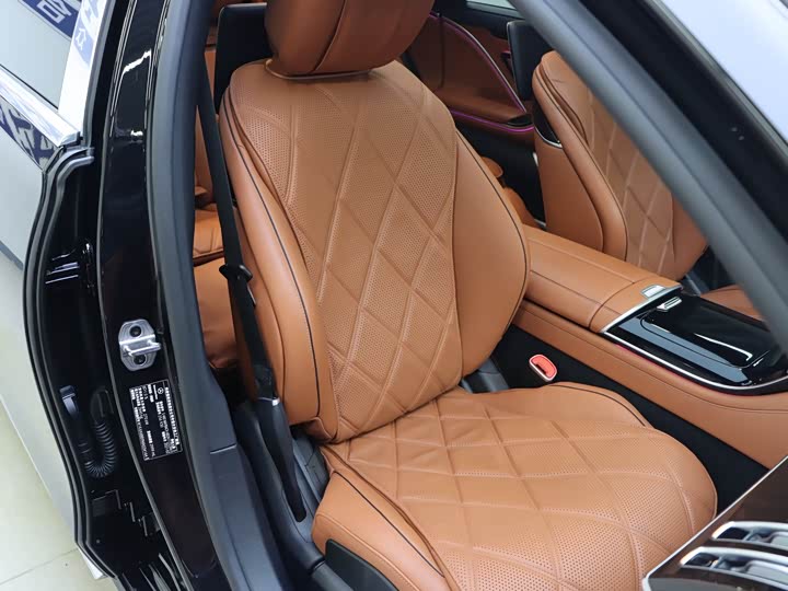 Фото 9 - Mercedes-Benz Maybach S-Class