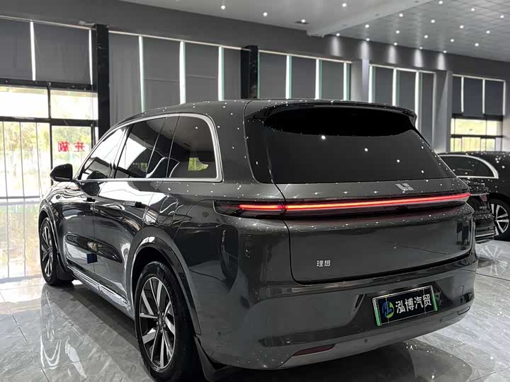 Фото 12 - LiXiang L8