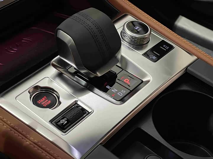 Фото 7 - Jaguar F-Pace