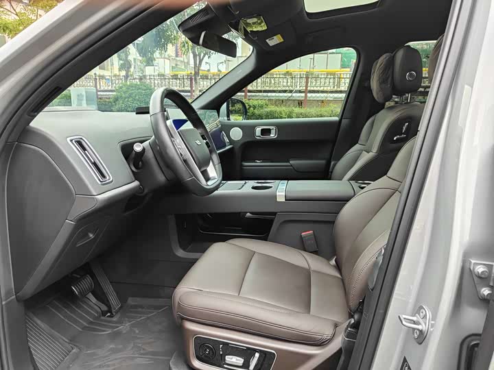 Фото 8 - LiXiang L9