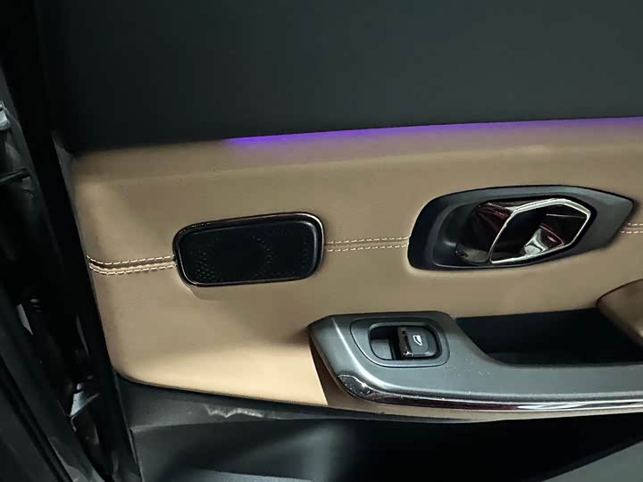 Фото 13 - Nio ES8