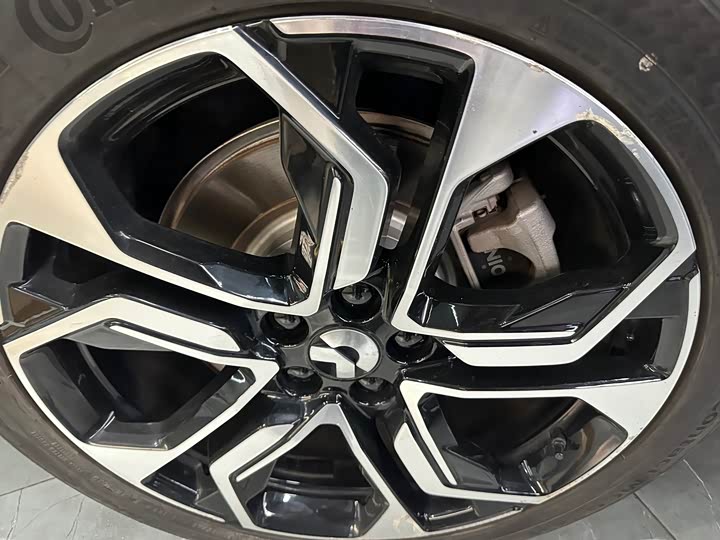 Фото 14 - Nio ES8