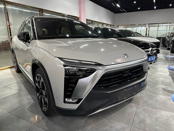 Фото 2 - Nio ES8