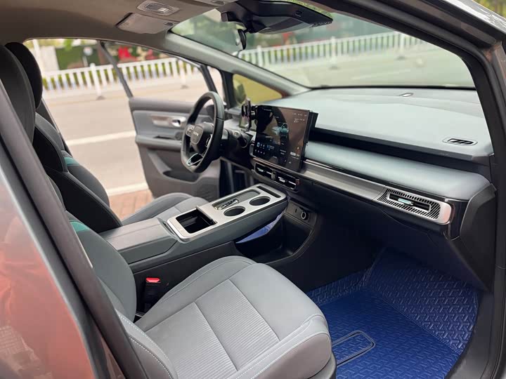 Фото 6 - GAC Aion Y