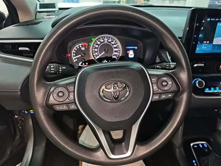 Фото 11 - Toyota Corolla Cross