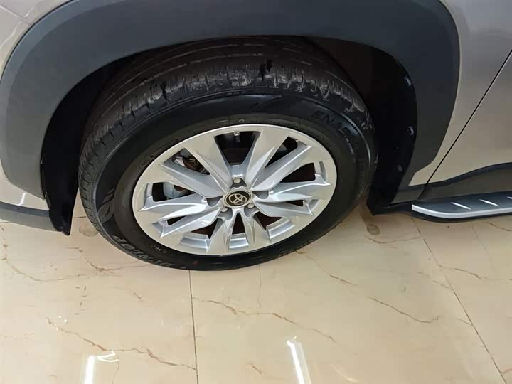 Фото 23 - Toyota Corolla Cross