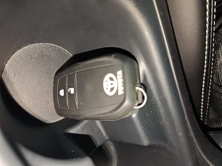 Фото 9 - Toyota Corolla Cross