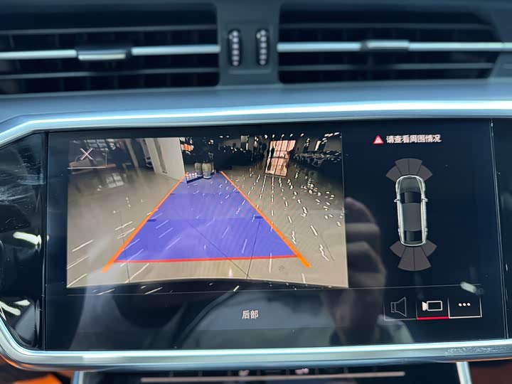 Фото 10 - Audi A7