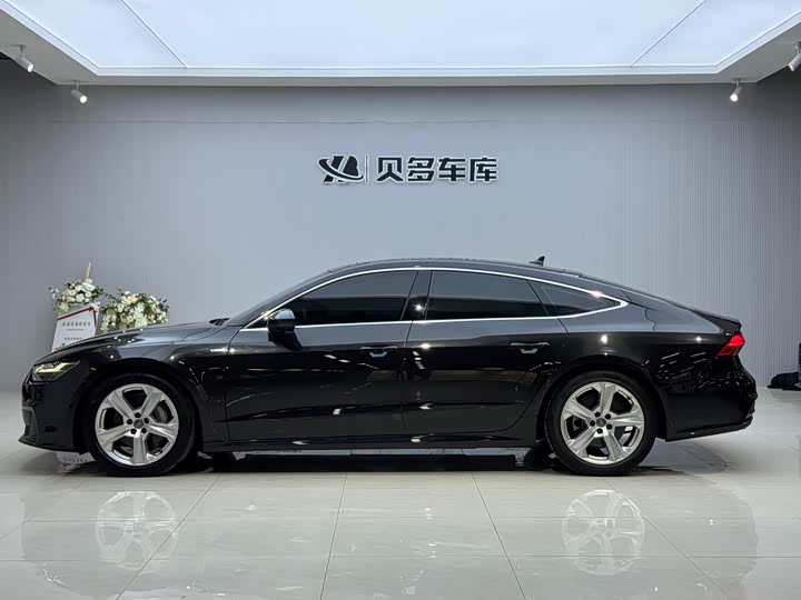 Фото 3 - Audi A7