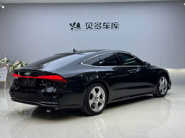Фото 5 - Audi A7