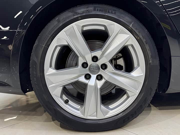 Фото 6 - Audi A7