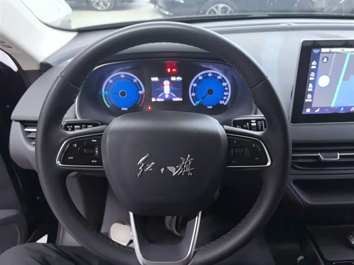 Фото 11 - Hongqi E-QM5