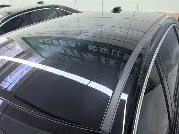 Фото 27 - Hongqi E-QM5