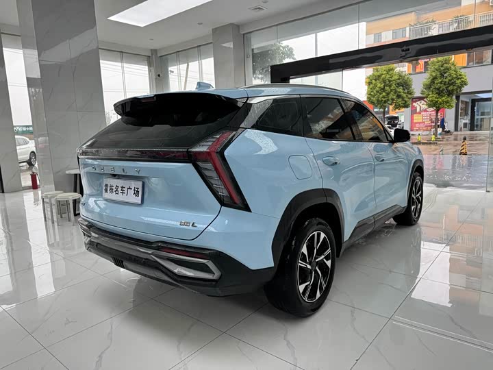 Фото 6 - Geely Atlas L