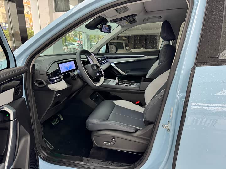 Фото 7 - Geely Atlas L