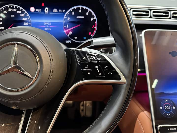 Фото 20 - Mercedes-Benz Maybach S-Class