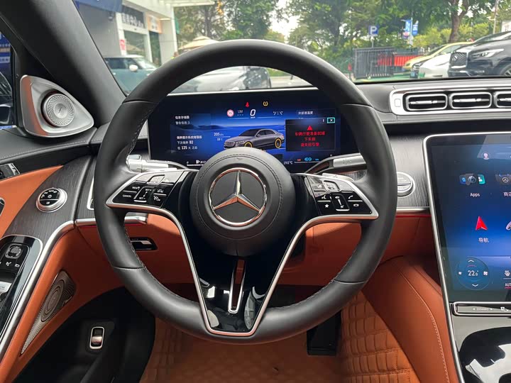 Фото 13 - Mercedes-Benz S-Class