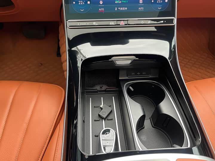 Фото 15 - Mercedes-Benz S-Class