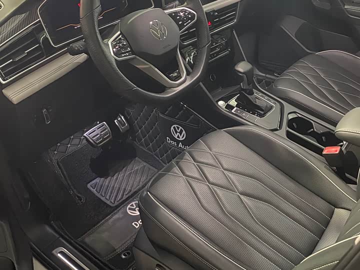 Фото 10 - Volkswagen Tiguan L Pro