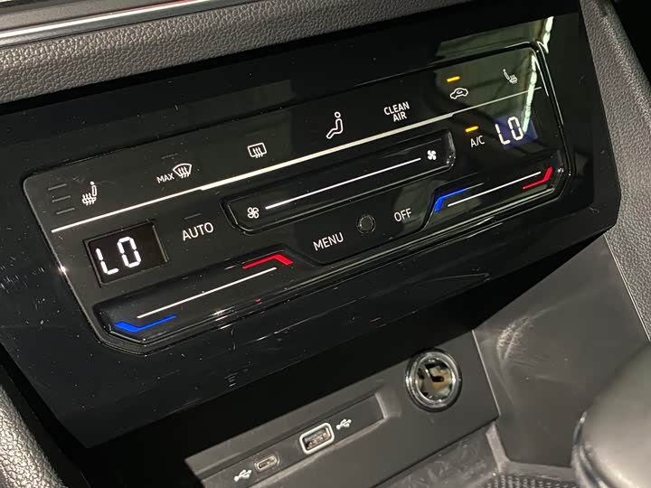 Фото 18 - Volkswagen Tiguan L Pro