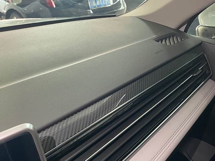 Фото 22 - Volkswagen Tiguan L Pro