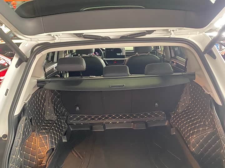Фото 26 - Volkswagen Tiguan L Pro
