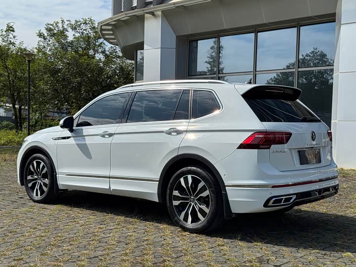 Фото 6 - Volkswagen Tiguan L Pro