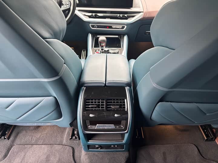 Фото 12 - BMW XM