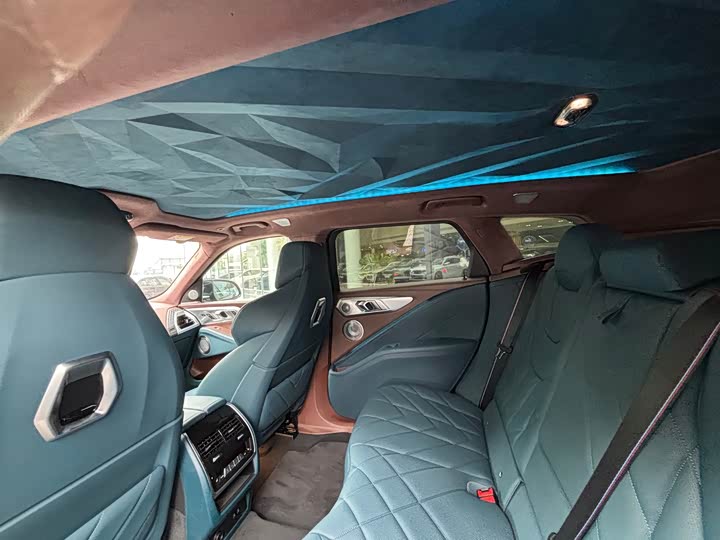 Фото 15 - BMW XM