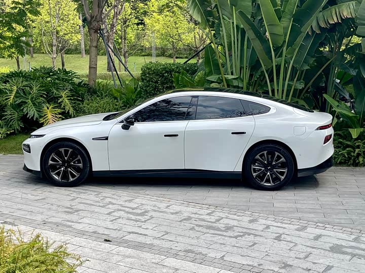 Фото 14 - XPeng P7