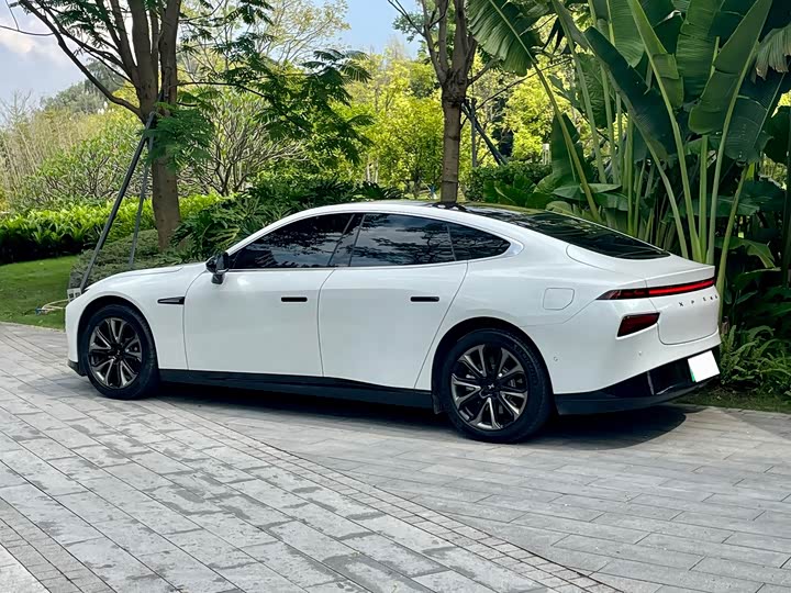 Фото 15 - XPeng P7