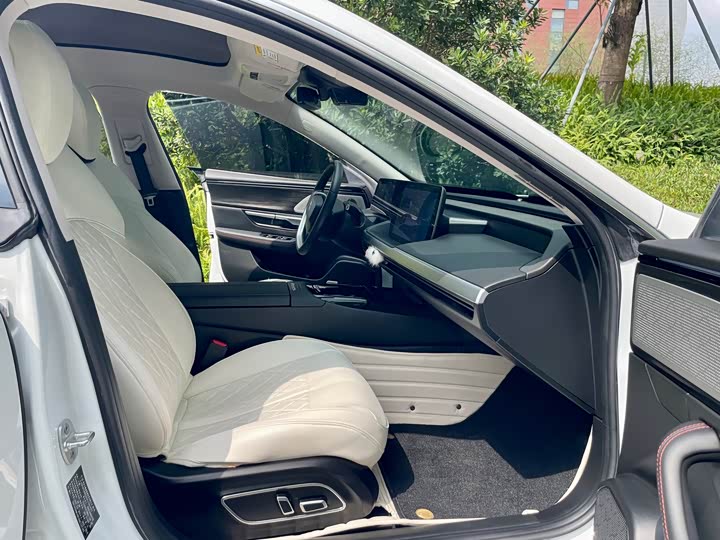 Фото 19 - XPeng P7