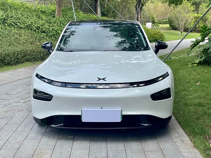 Фото 2 - XPeng P7
